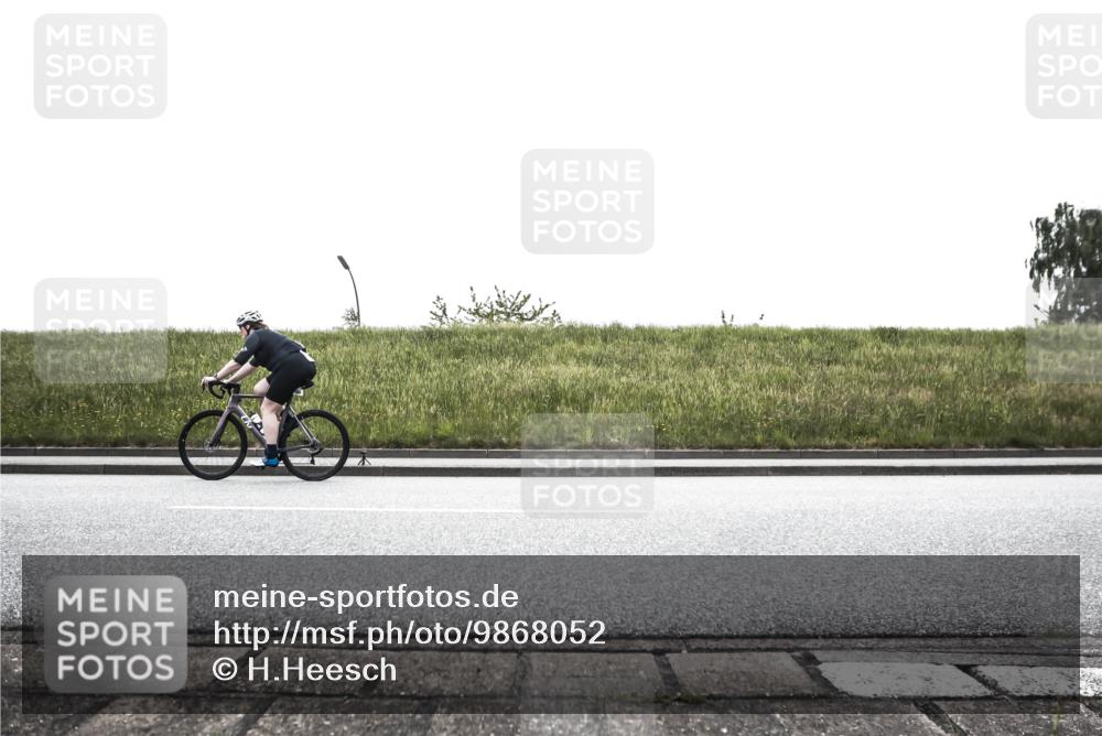 21.06.2026 - 29. Vierlanden-Triathlon H.Heesch http://msf.ph/oto/9868052 21.06.2026 10:43:47 Radfahren 230, 246 meine-sportfotos.de