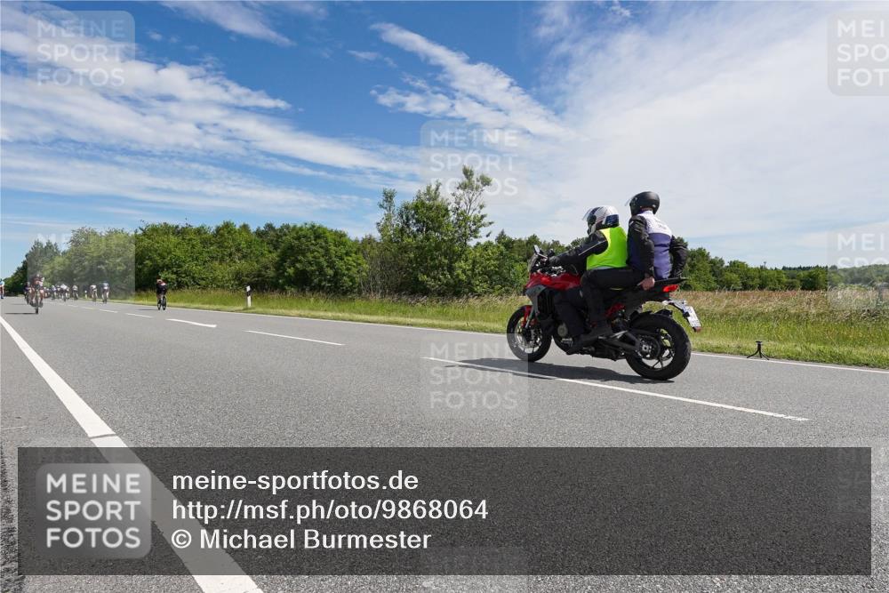 21.06.2026 - Viking Triathlon Michael Burmester http://msf.ph/oto/9868064 21.06.2026 11:44:28 Radfahren 44, 56, 84, 163, 166, 199, 211, 252, 282, 289, 348, 348, 374, 387, 411, 509, 561, 608, 613, 643 meine-sportfotos.de