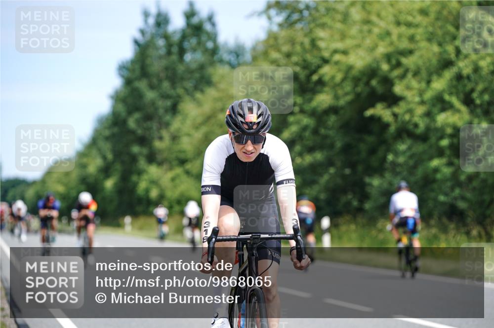 21.06.2026 - Viking Triathlon Michael Burmester http://msf.ph/oto/9868065 21.06.2026 12:22:21 Radfahren 94, 132, 142, 192, 219, 239, 262, 279, 318, 369, 442, 467, 523, 548, 606, 644 meine-sportfotos.de