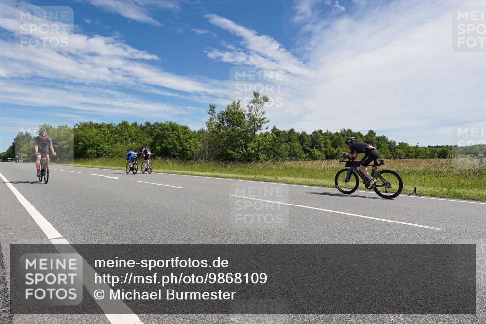 21.06.2026 - Viking Triathlon Michael Burmester http://msf.ph/oto/9868109 21.06.2026 11:44:36 Radfahren 56, 162, 166, 199, 252, 266, 348, 548, 561, 643 meine-sportfotos.de