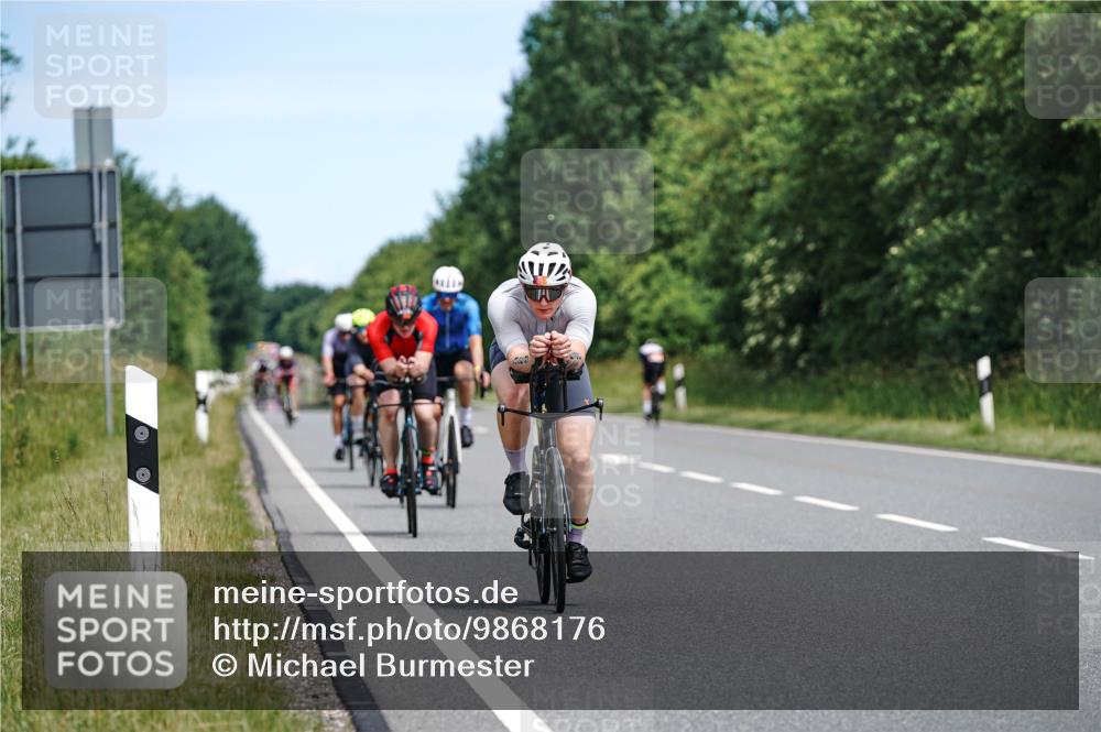 21.06.2026 - Viking Triathlon Michael Burmester http://msf.ph/oto/9868176 21.06.2026 12:22:42 Radfahren 132, 134, 142, 158, 279, 329, 364, 436, 442, 577, 630 meine-sportfotos.de