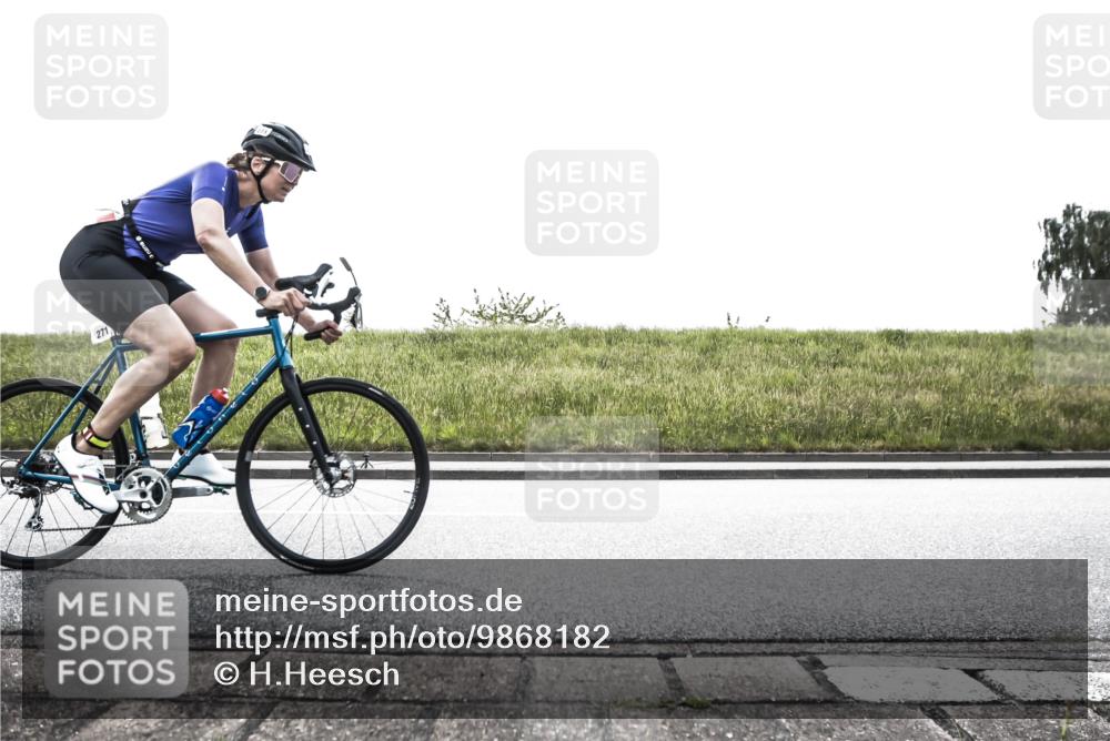 21.06.2026 - 29. Vierlanden-Triathlon H.Heesch http://msf.ph/oto/9868182 21.06.2026 10:45:17 Radfahren 37, 81, 88, 257, 271, 428 meine-sportfotos.de