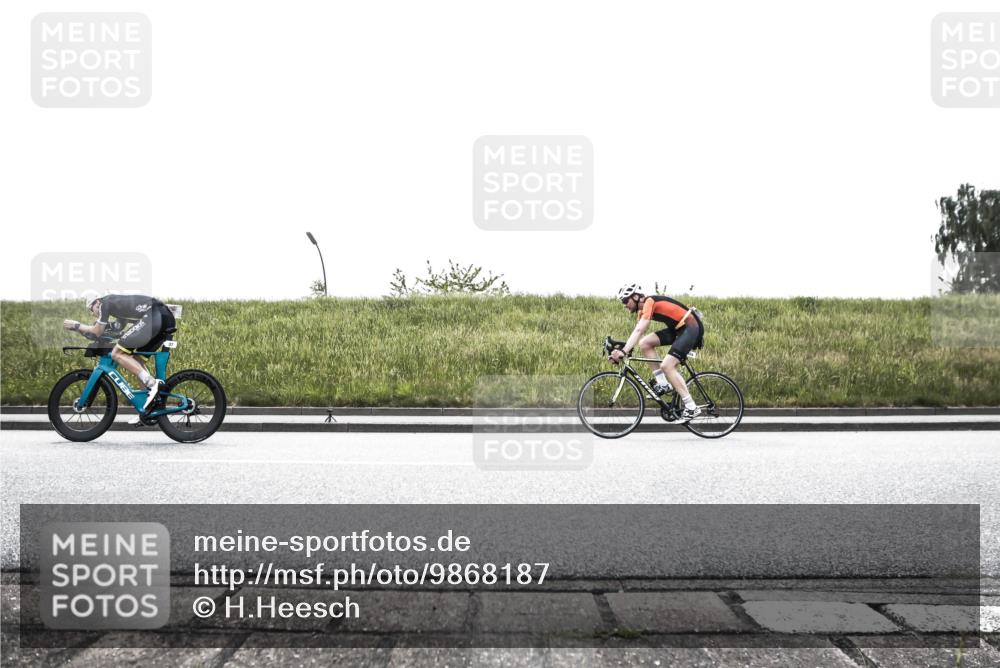 21.06.2026 - 29. Vierlanden-Triathlon H.Heesch http://msf.ph/oto/9868187 21.06.2026 10:45:23 Radfahren 36, 37, 81, 153, 161, 271, 428 meine-sportfotos.de