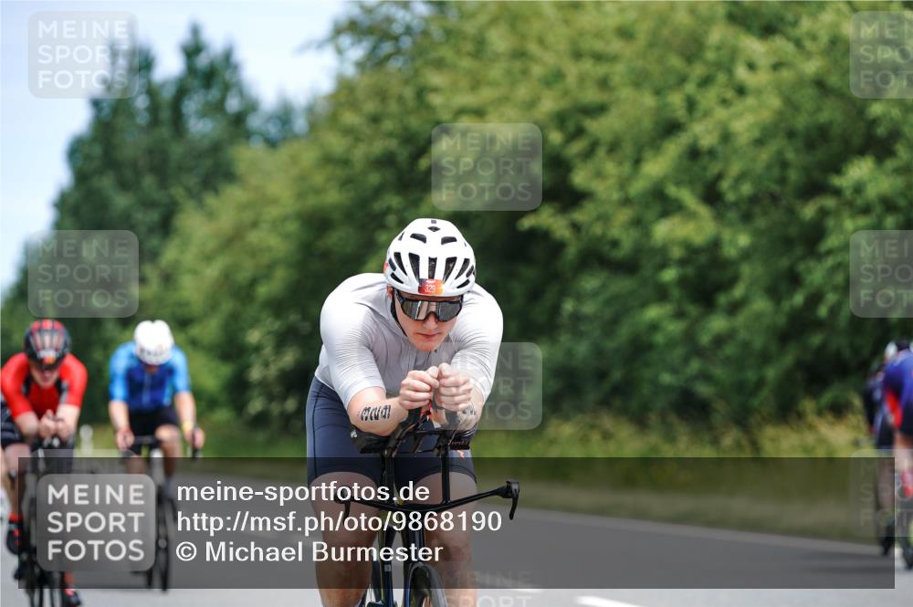 21.06.2026 - Viking Triathlon Michael Burmester http://msf.ph/oto/9868190 21.06.2026 12:22:44 Radfahren 132, 134, 142, 158, 279, 329, 364, 436, 442, 577, 630 meine-sportfotos.de