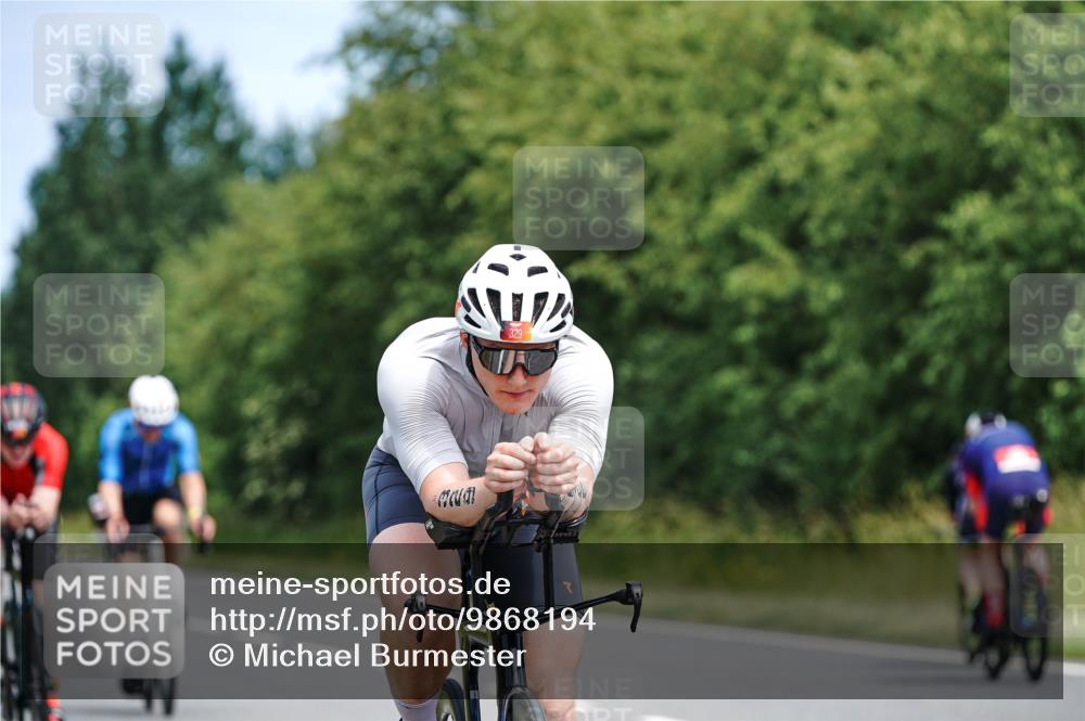 21.06.2026 - Viking Triathlon Michael Burmester http://msf.ph/oto/9868194 21.06.2026 12:22:44 Radfahren 132, 134, 142, 158, 279, 329, 364, 436, 442, 577, 630 meine-sportfotos.de