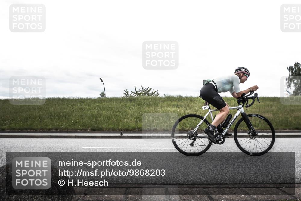 21.06.2026 - 29. Vierlanden-Triathlon H.Heesch http://msf.ph/oto/9868203 21.06.2026 12:11:41 Radfahren 870, 881, 885 meine-sportfotos.de