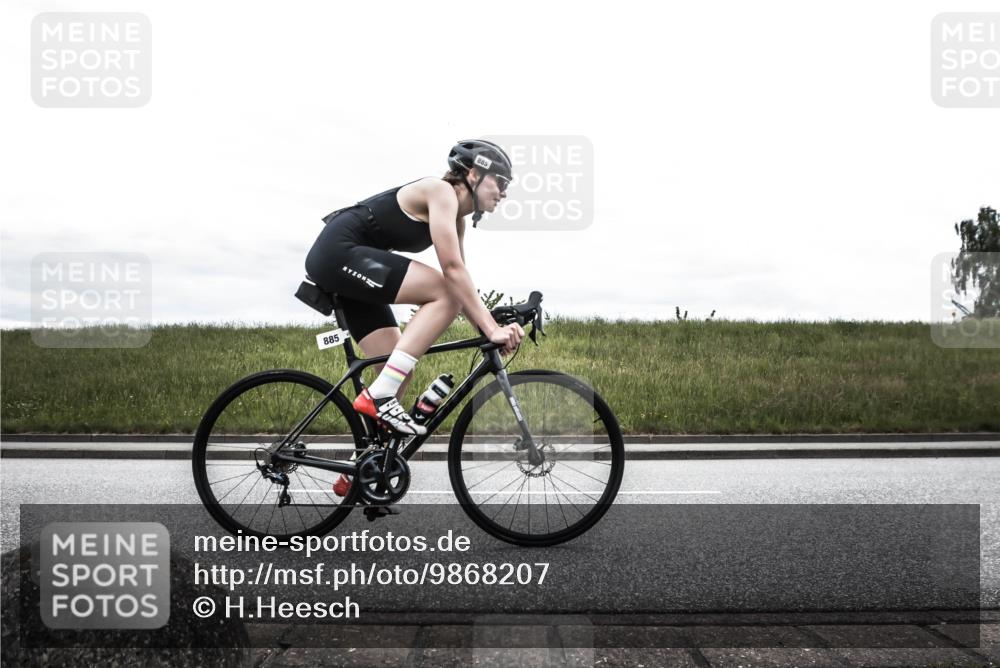 21.06.2026 - 29. Vierlanden-Triathlon H.Heesch http://msf.ph/oto/9868207 21.06.2026 12:11:44 Radfahren 881, 885 meine-sportfotos.de