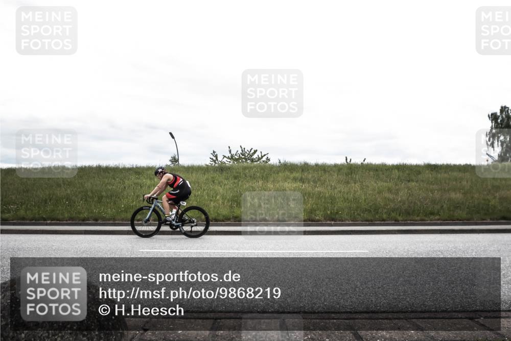 21.06.2026 - 29. Vierlanden-Triathlon H.Heesch http://msf.ph/oto/9868219 21.06.2026 12:11:58 Radfahren 657, 850, 878 meine-sportfotos.de