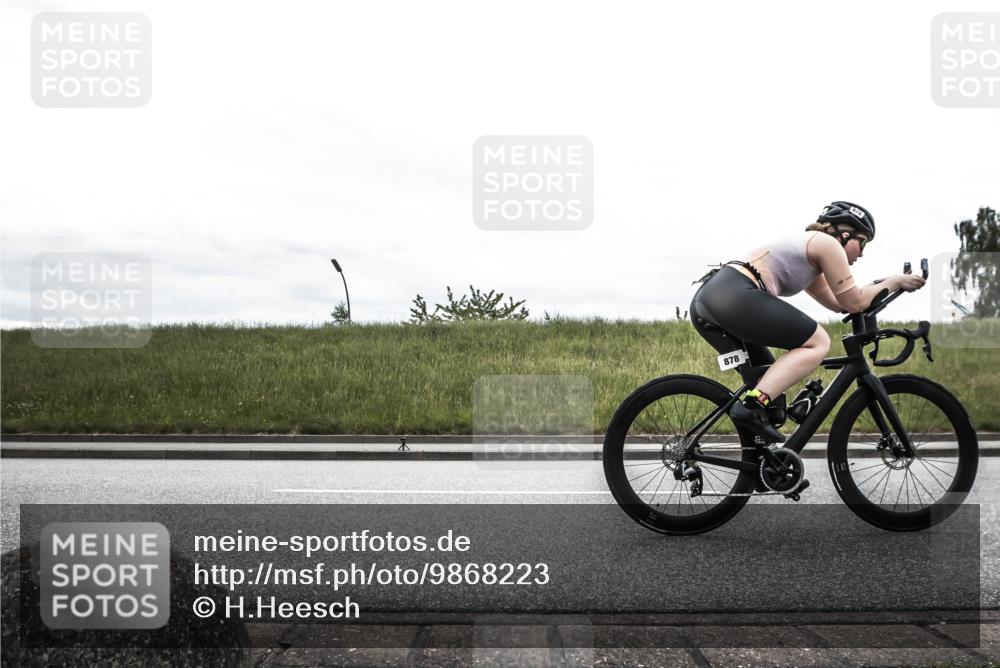 21.06.2026 - 29. Vierlanden-Triathlon H.Heesch http://msf.ph/oto/9868223 21.06.2026 12:11:59 Radfahren 657, 878 meine-sportfotos.de