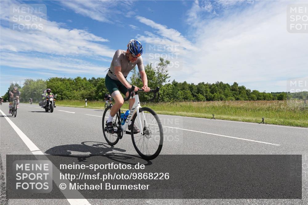 21.06.2026 - Viking Triathlon Michael Burmester http://msf.ph/oto/9868226 21.06.2026 11:46:00 Radfahren 39, 60, 111, 186, 186, 212, 227, 227, 245, 495, 532, 532, 541, 562, 615 meine-sportfotos.de