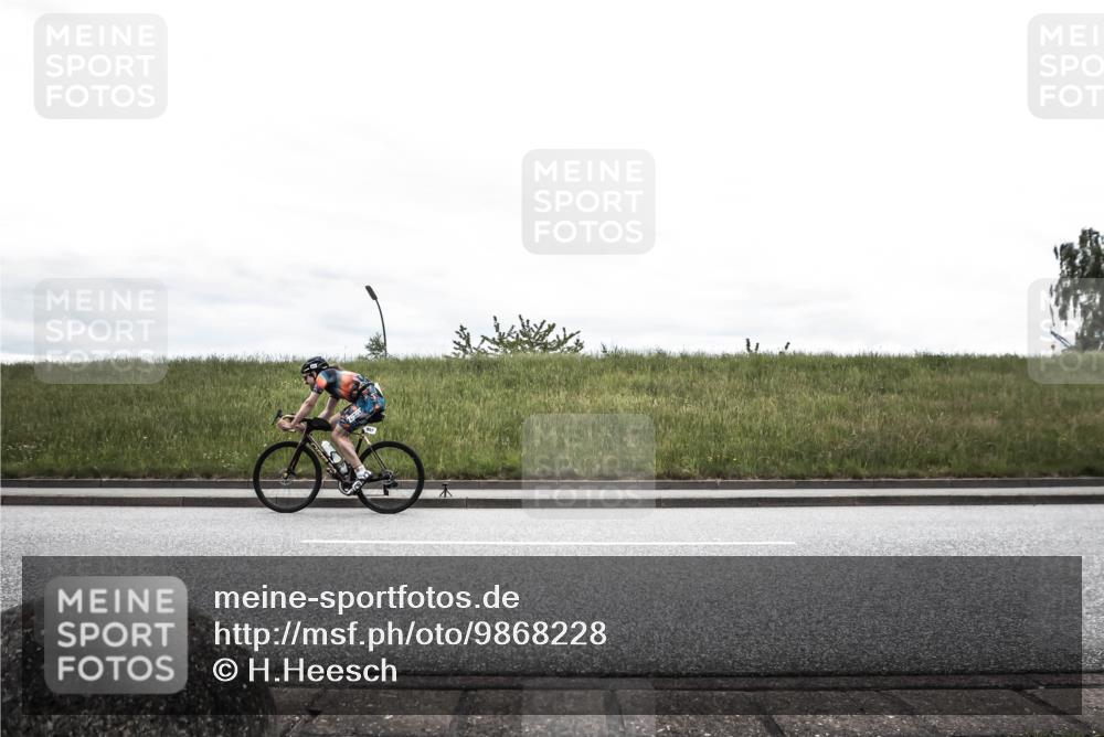 21.06.2026 - 29. Vierlanden-Triathlon H.Heesch http://msf.ph/oto/9868228 21.06.2026 12:12:05 Radfahren 294, 657, 701, 864, 873, 878, 1358 meine-sportfotos.de
