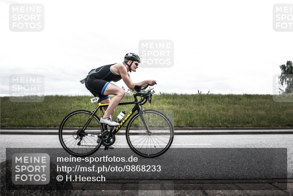 21.06.2026 - 29. Vierlanden-Triathlon H.Heesch http://msf.ph/oto/9868233 21.06.2026 12:12:11 Radfahren 294, 701, 864, 873, 1358 meine-sportfotos.de