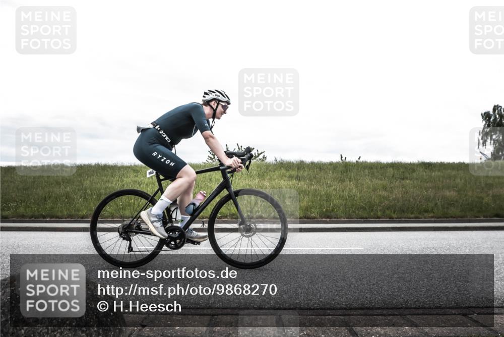 21.06.2026 - 29. Vierlanden-Triathlon H.Heesch http://msf.ph/oto/9868270 21.06.2026 12:12:57 Radfahren 851, 866 meine-sportfotos.de