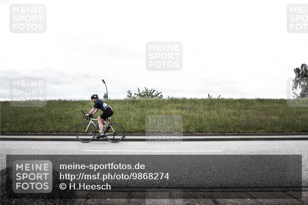 21.06.2026 - 29. Vierlanden-Triathlon H.Heesch http://msf.ph/oto/9868274 21.06.2026 12:13:00 Radfahren 851, 866 meine-sportfotos.de