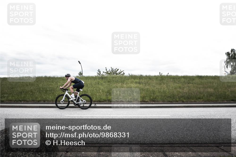 21.06.2026 - 29. Vierlanden-Triathlon H.Heesch http://msf.ph/oto/9868331 21.06.2026 12:14:26 Radfahren 673, 693 meine-sportfotos.de