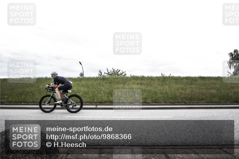 21.06.2026 - 29. Vierlanden-Triathlon H.Heesch http://msf.ph/oto/9868366 21.06.2026 12:15:23 Radfahren 236, 695, 733 meine-sportfotos.de