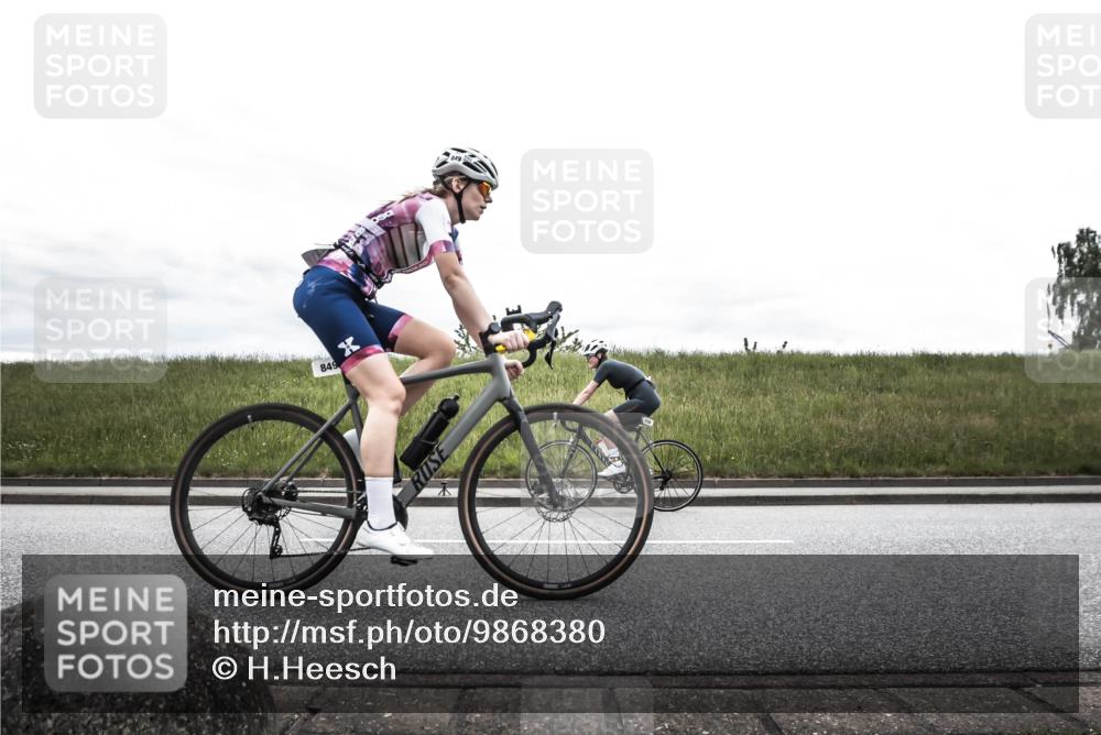 21.06.2026 - 29. Vierlanden-Triathlon H.Heesch http://msf.ph/oto/9868380 21.06.2026 12:15:33 Radfahren 236, 842, 849, 874 meine-sportfotos.de
