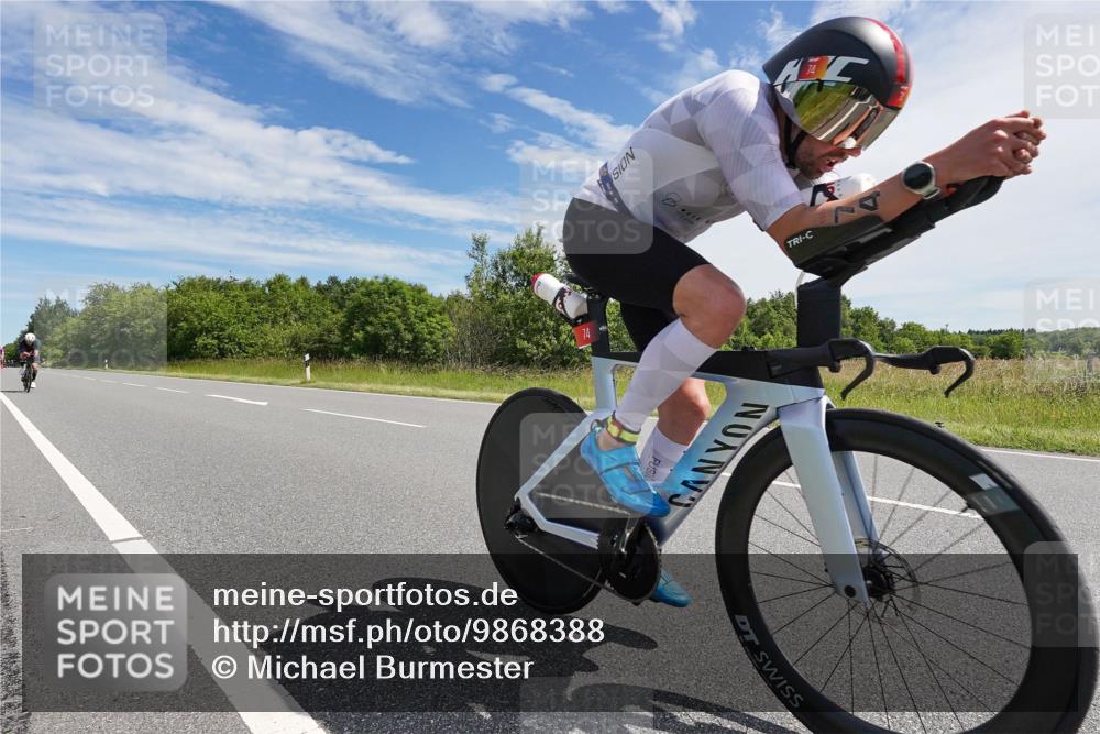 21.06.2026 - Viking Triathlon Michael Burmester http://msf.ph/oto/9868388 21.06.2026 11:47:42 Radfahren 24, 65, 74, 115, 185, 220, 270, 356, 378, 416, 450, 464, 483, 483, 569, 578 meine-sportfotos.de
