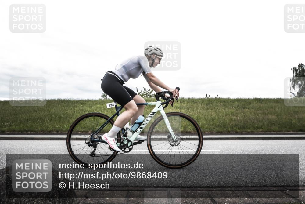 21.06.2026 - 29. Vierlanden-Triathlon H.Heesch http://msf.ph/oto/9868409 21.06.2026 12:16:09 Radfahren 834, 837, 856, 861 meine-sportfotos.de