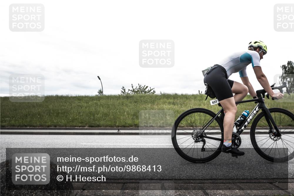 21.06.2026 - 29. Vierlanden-Triathlon H.Heesch http://msf.ph/oto/9868413 21.06.2026 12:16:11 Radfahren 834, 837, 856, 861 meine-sportfotos.de