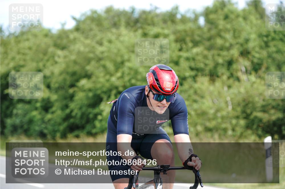 21.06.2026 - Viking Triathlon Michael Burmester http://msf.ph/oto/9868426 21.06.2026 12:23:42 Radfahren 8, 16, 46, 62, 65, 73, 98, 103, 119, 126, 136, 165, 177, 222, 223, 225, 256, 256, 280, 368, 388, 457, 527, 530, 546, 563, 569, 605, 615, 634, 654 meine-sportfotos.de