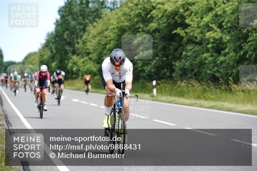 21.06.2026 - Viking Triathlon Michael Burmester http://msf.ph/oto/9868431 21.06.2026 12:23:43 Radfahren 8, 16, 46, 62, 65, 73, 98, 103, 119, 126, 136, 165, 177, 222, 223, 225, 256, 256, 280, 368, 388, 457, 527, 530, 546, 563, 569, 605, 615, 634, 654 meine-sportfotos.de