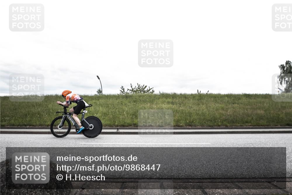 21.06.2026 - 29. Vierlanden-Triathlon H.Heesch http://msf.ph/oto/9868447 21.06.2026 12:16:54 Radfahren 805, 829 meine-sportfotos.de