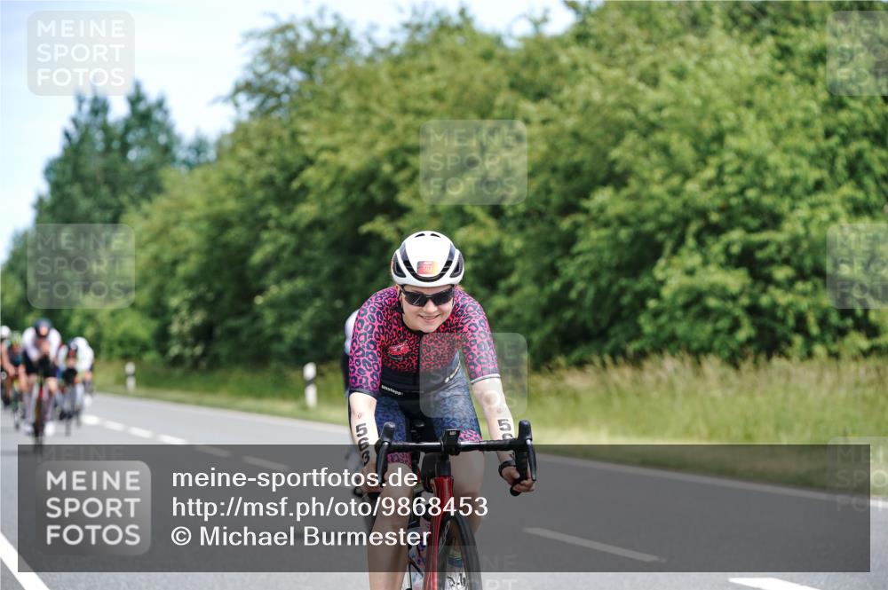 21.06.2026 - Viking Triathlon Michael Burmester http://msf.ph/oto/9868453 21.06.2026 12:23:46 Radfahren 8, 16, 46, 62, 65, 98, 103, 119, 136, 177, 222, 223, 256, 256, 280, 357, 368, 388, 457, 527, 530, 546, 563, 569, 605, 615, 634, 654 meine-sportfotos.de