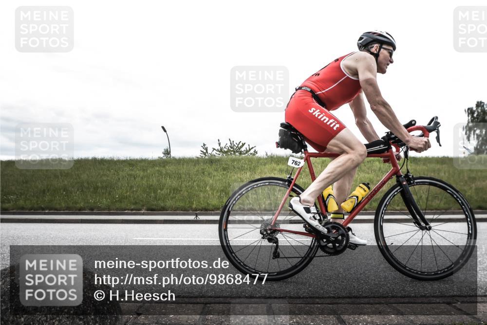 21.06.2026 - 29. Vierlanden-Triathlon H.Heesch http://msf.ph/oto/9868477 21.06.2026 12:17:25 Radfahren 41, 762, 889 meine-sportfotos.de