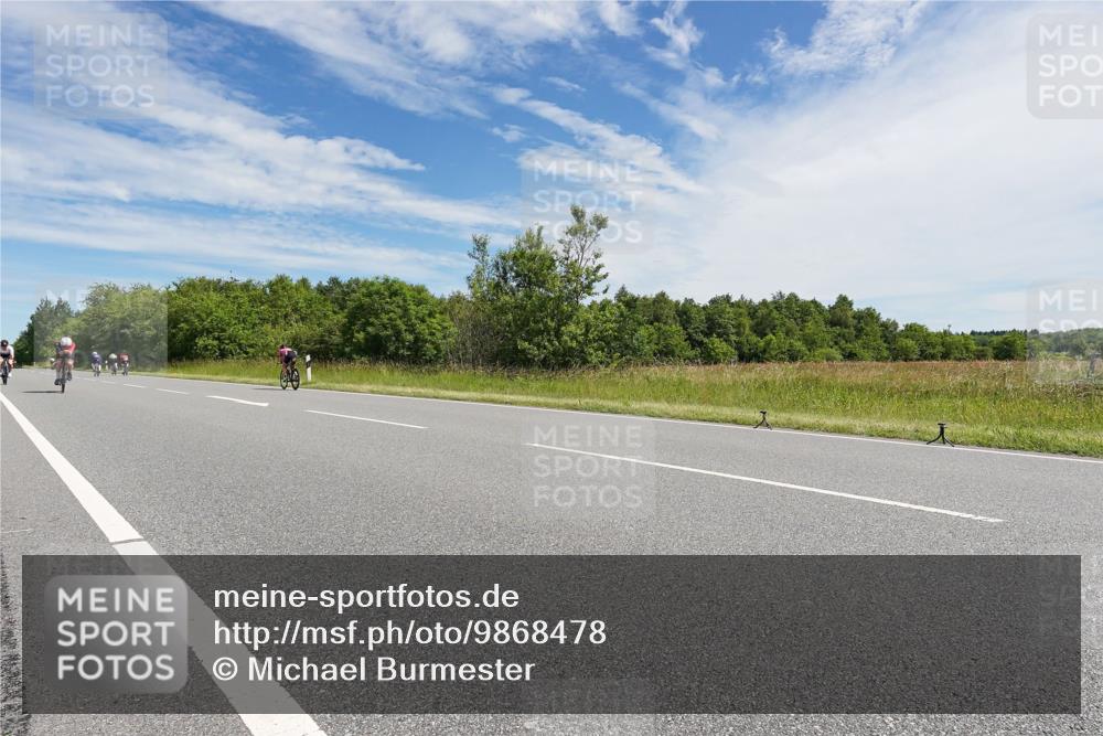 21.06.2026 - Viking Triathlon Michael Burmester http://msf.ph/oto/9868478 21.06.2026 11:48:30 Radfahren 34, 45, 97, 125, 125, 150, 150, 188, 197, 250, 303, 327, 340, 434, 485, 553, 553, 616, 622, 622, 651, 652, 663, 665, 669 meine-sportfotos.de