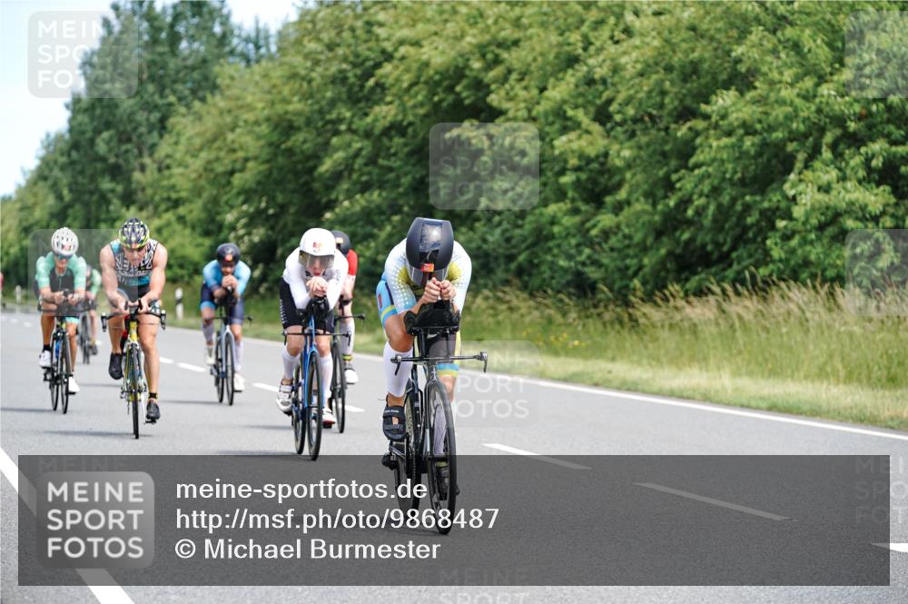 21.06.2026 - Viking Triathlon Michael Burmester http://msf.ph/oto/9868487 21.06.2026 12:23:49 Radfahren 8, 46, 62, 65, 98, 103, 119, 136, 177, 222, 223, 256, 280, 353, 357, 368, 457, 527, 530, 534, 563, 569, 605, 654 meine-sportfotos.de