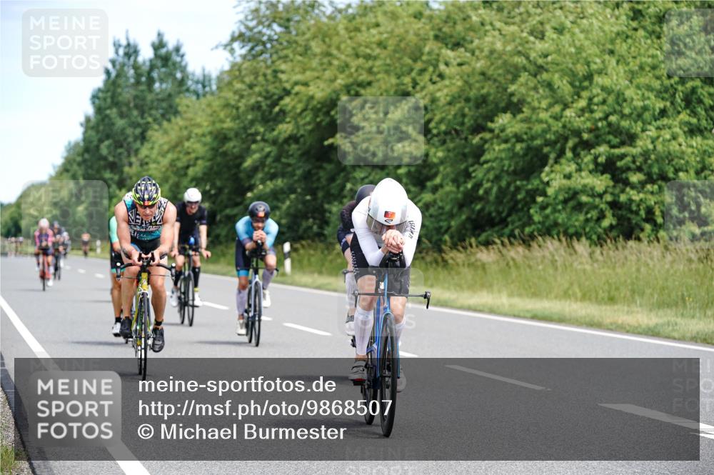 21.06.2026 - Viking Triathlon Michael Burmester http://msf.ph/oto/9868507 21.06.2026 12:23:50 Radfahren 8, 46, 58, 62, 65, 98, 103, 119, 222, 223, 256, 280, 353, 357, 368, 457, 527, 530, 534, 563, 569, 605, 654 meine-sportfotos.de