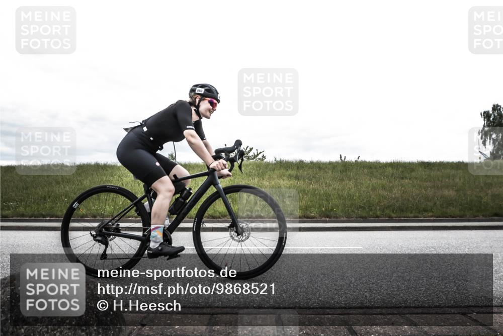 21.06.2026 - 29. Vierlanden-Triathlon H.Heesch http://msf.ph/oto/9868521 21.06.2026 12:18:14 Radfahren 276, 821, 838, 860 meine-sportfotos.de