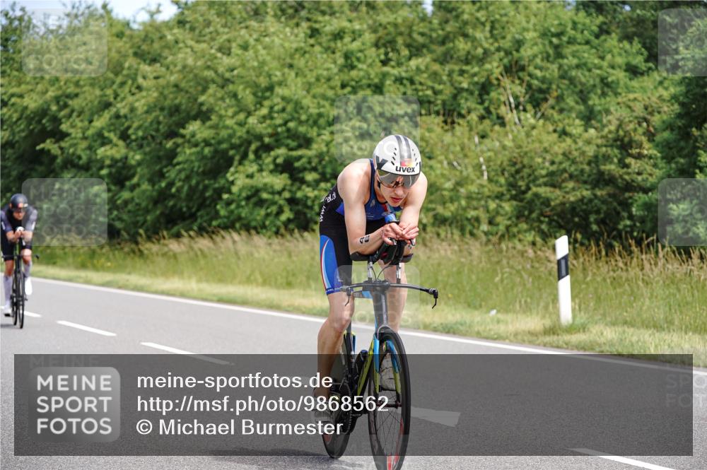 21.06.2026 - Viking Triathlon Michael Burmester http://msf.ph/oto/9868562 21.06.2026 12:23:54 Radfahren 8, 46, 58, 62, 65, 119, 222, 256, 280, 353, 357, 368, 527, 530, 534, 563, 569 meine-sportfotos.de