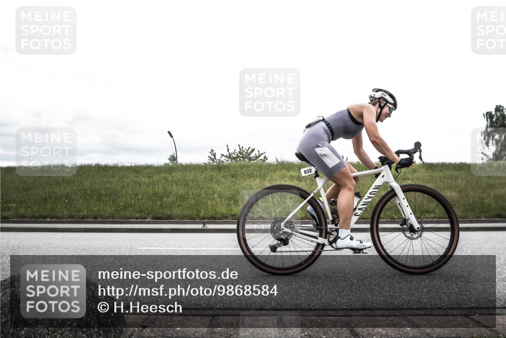 21.06.2026 - 29. Vierlanden-Triathlon H.Heesch http://msf.ph/oto/9868584 21.06.2026 12:19:51 Radfahren 731, 832 meine-sportfotos.de