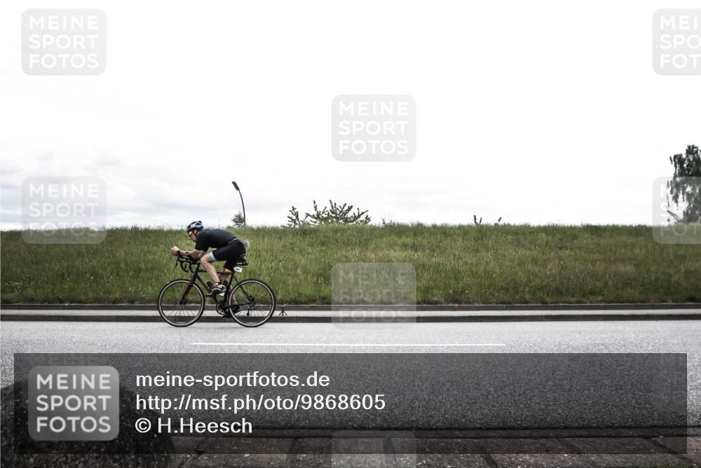 21.06.2026 - 29. Vierlanden-Triathlon H.Heesch http://msf.ph/oto/9868605 21.06.2026 12:20:16 Radfahren 647, 681 meine-sportfotos.de