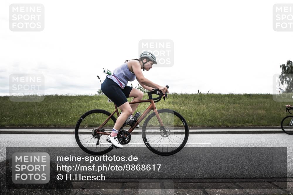 21.06.2026 - 29. Vierlanden-Triathlon H.Heesch http://msf.ph/oto/9868617 21.06.2026 12:20:46 Radfahren 255, 830, 853 meine-sportfotos.de