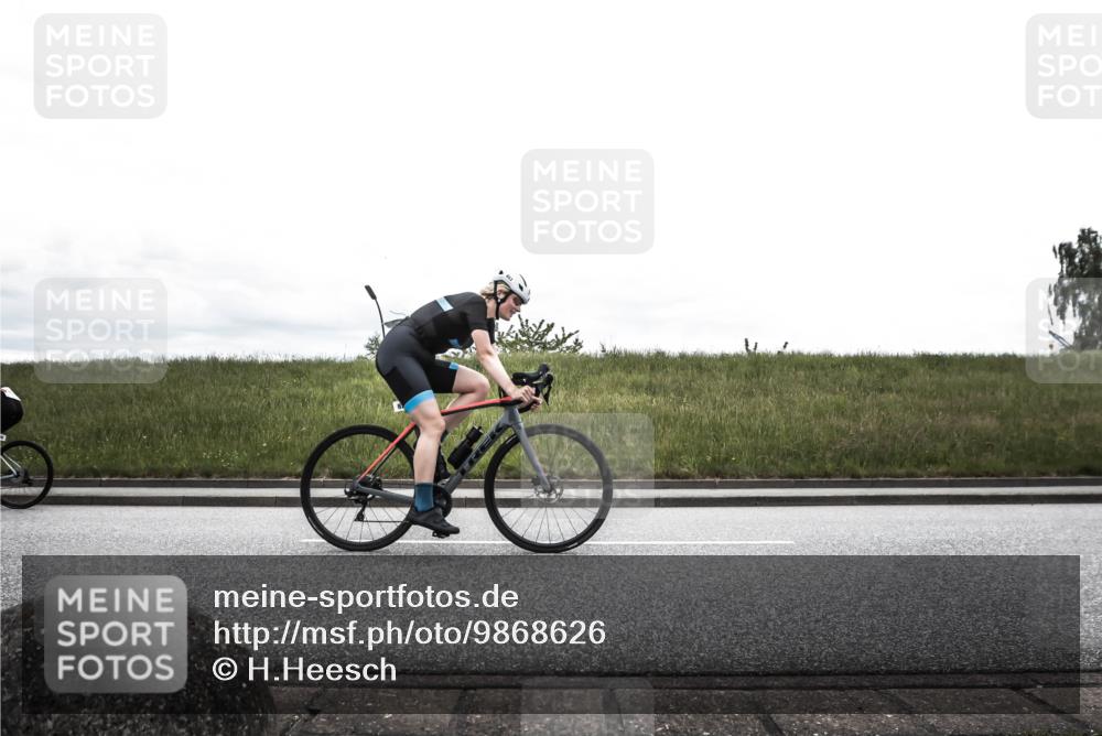 21.06.2026 - 29. Vierlanden-Triathlon H.Heesch http://msf.ph/oto/9868626 21.06.2026 12:20:47 Radfahren 255, 830, 853 meine-sportfotos.de