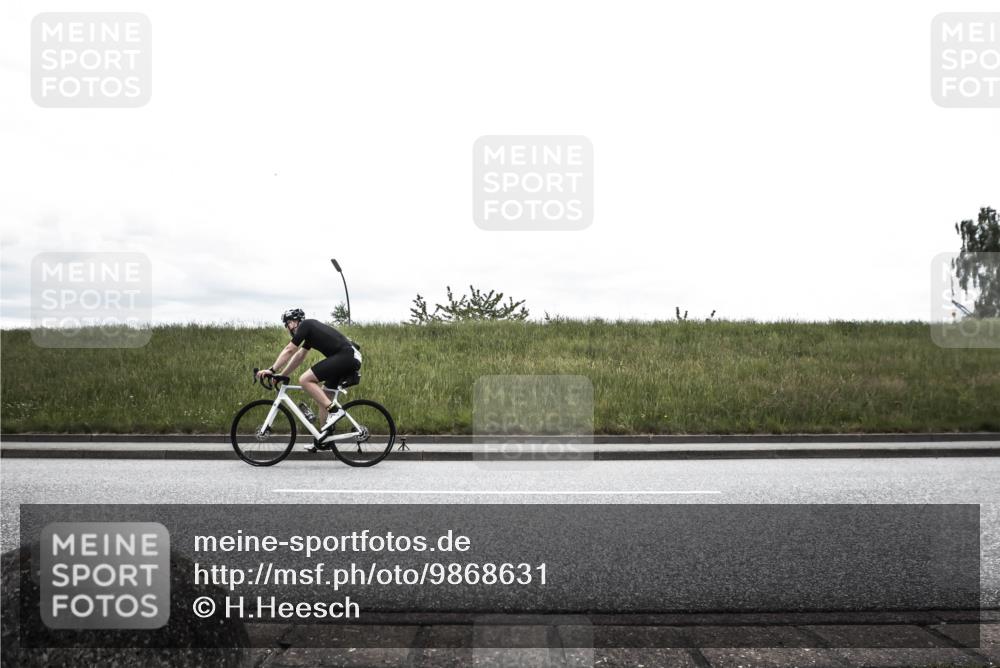 21.06.2026 - 29. Vierlanden-Triathlon H.Heesch http://msf.ph/oto/9868631 21.06.2026 12:21:01 Radfahren 628, 671 meine-sportfotos.de