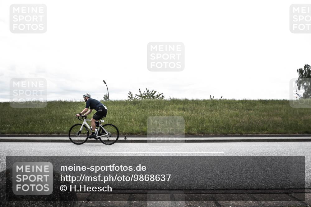 21.06.2026 - 29. Vierlanden-Triathlon H.Heesch http://msf.ph/oto/9868637 21.06.2026 12:21:26 Radfahren 727 meine-sportfotos.de