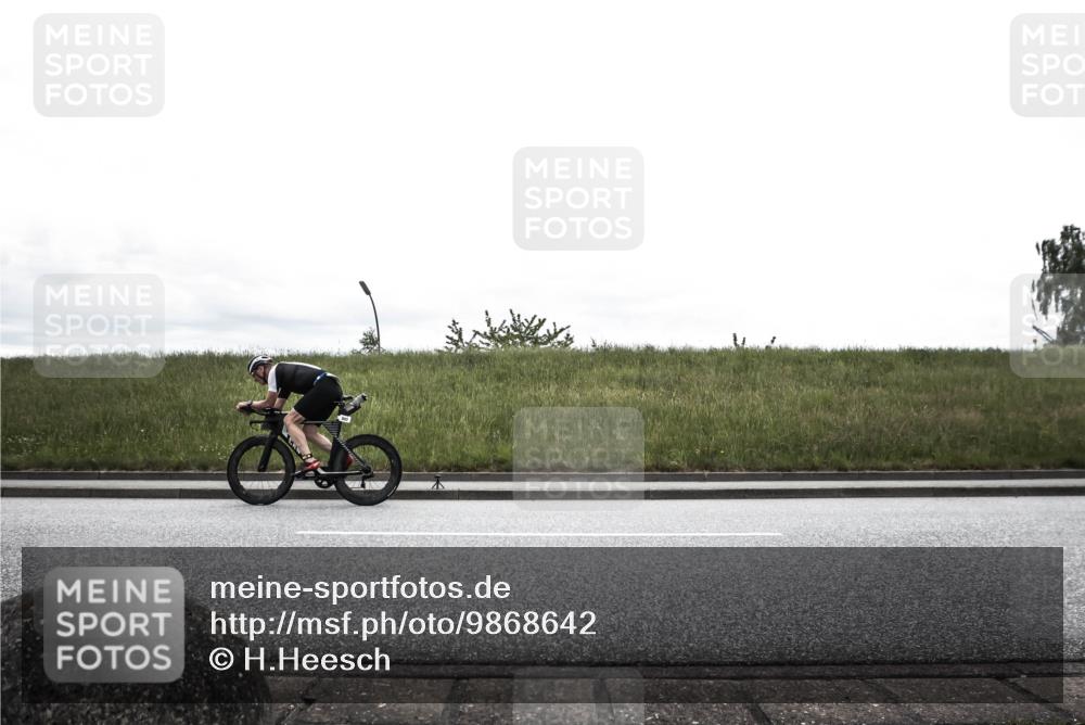 21.06.2026 - 29. Vierlanden-Triathlon H.Heesch http://msf.ph/oto/9868642 21.06.2026 12:21:40 Radfahren 803, 810 meine-sportfotos.de