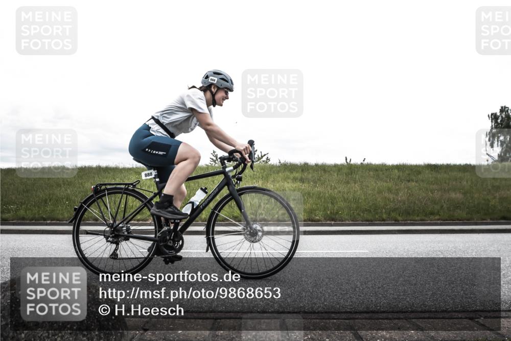 21.06.2026 - 29. Vierlanden-Triathlon H.Heesch http://msf.ph/oto/9868653 21.06.2026 12:21:58 Radfahren 888, 898 meine-sportfotos.de