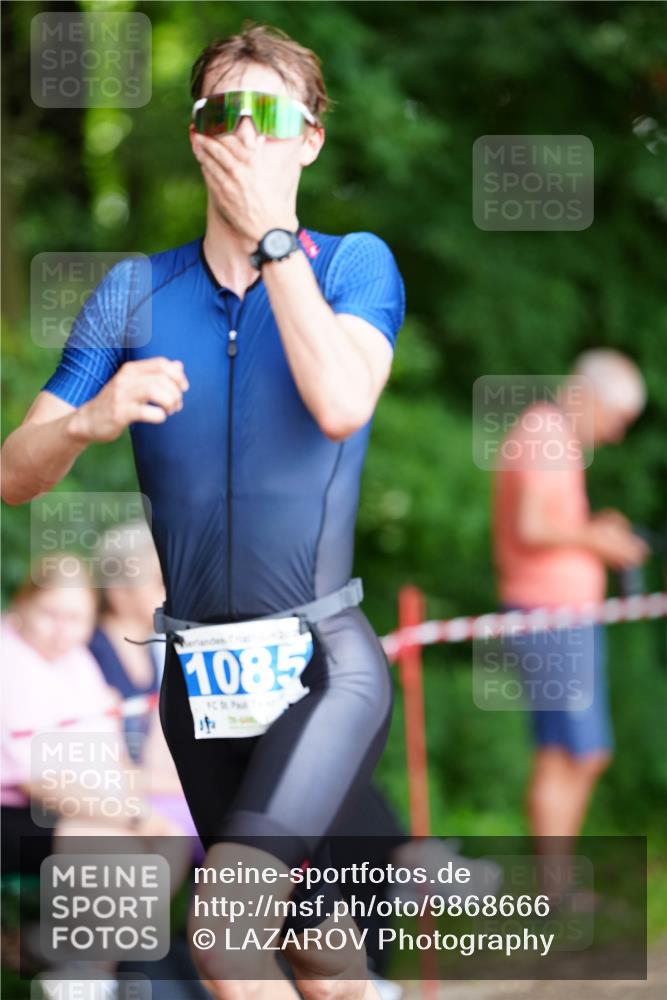 21.06.2026 - 29. Vierlanden-Triathlon LAZAROV Photography http://msf.ph/oto/9868666 21.06.2026 13:36:58 Laufen 1085 meine-sportfotos.de