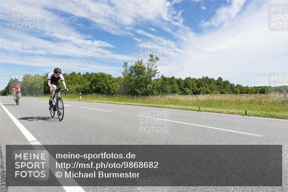 21.06.2026 - Viking Triathlon Michael Burmester http://msf.ph/oto/9868682 21.06.2026 11:50:19 Radfahren 33, 76, 152, 244, 272, 297, 297, 300, 414, 519, 614, 633, 641 meine-sportfotos.de
