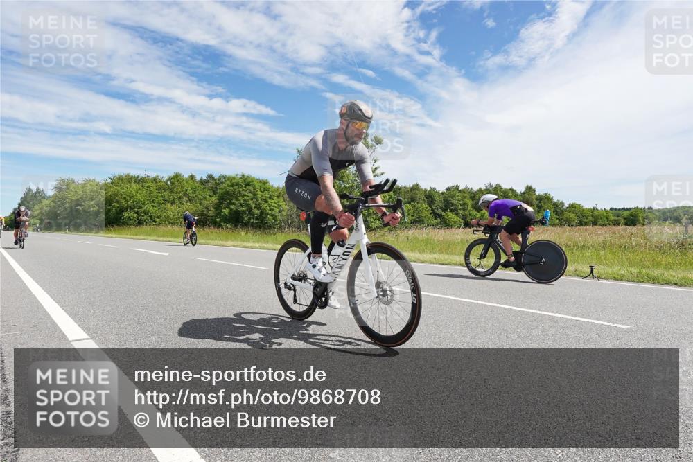 21.06.2026 - Viking Triathlon Michael Burmester http://msf.ph/oto/9868708 21.06.2026 11:50:35 Radfahren 33, 88, 92, 107, 151, 174, 229, 297, 351, 376, 385, 414, 422, 512, 557, 574, 618, 641, 641 meine-sportfotos.de