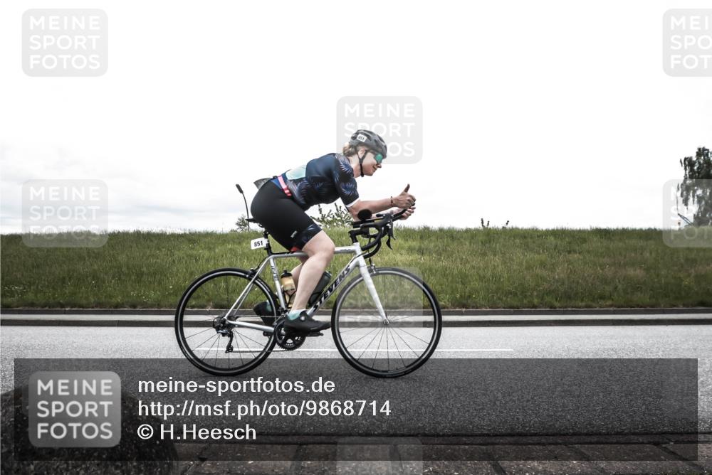 21.06.2026 - 29. Vierlanden-Triathlon H.Heesch http://msf.ph/oto/9868714 21.06.2026 12:23:13 Radfahren 851 meine-sportfotos.de