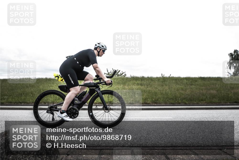 21.06.2026 - 29. Vierlanden-Triathlon H.Heesch http://msf.ph/oto/9868719 21.06.2026 12:23:21 Radfahren 864 meine-sportfotos.de