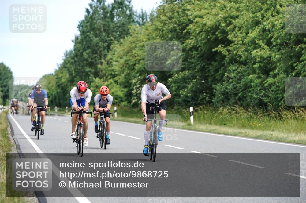 21.06.2026 - Viking Triathlon Michael Burmester http://msf.ph/oto/9868725 21.06.2026 12:24:46 Radfahren 48, 54, 176, 206, 208, 306, 313, 350, 352, 362, 494, 608, 660 meine-sportfotos.de