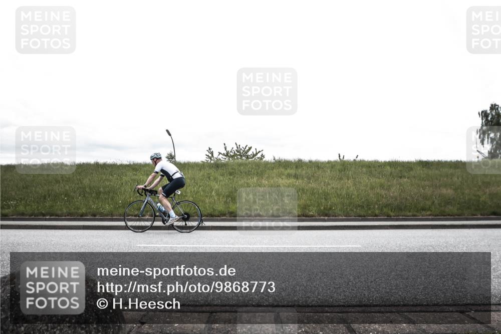 21.06.2026 - 29. Vierlanden-Triathlon H.Heesch http://msf.ph/oto/9868773 21.06.2026 12:24:53 Radfahren 723, 750, 796 meine-sportfotos.de
