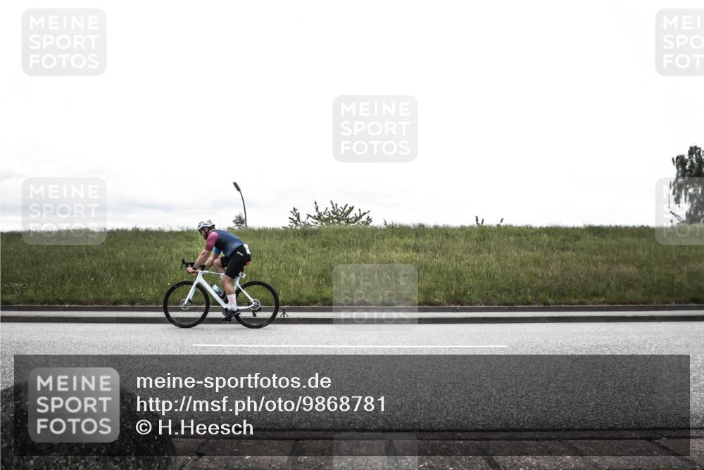 21.06.2026 - 29. Vierlanden-Triathlon H.Heesch http://msf.ph/oto/9868781 21.06.2026 12:25:00 Radfahren 723 meine-sportfotos.de